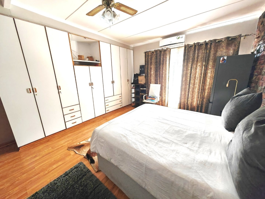 5 Bedroom Property for Sale in Fichardt Park Free State